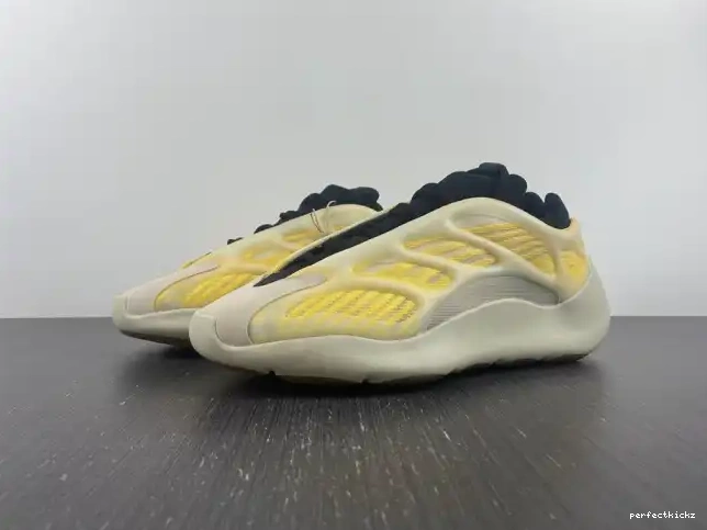 V3 700 Adidas Safflower Yeezy Mono HP5425 0530